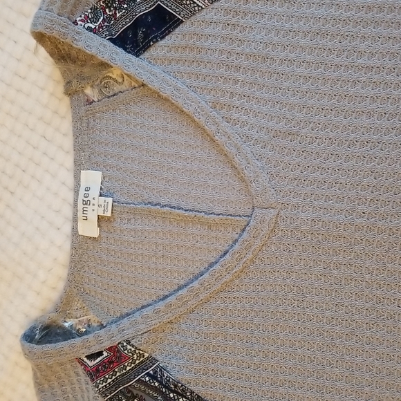 Umgee scarf print waffle knit top - Picture 5 of 7
